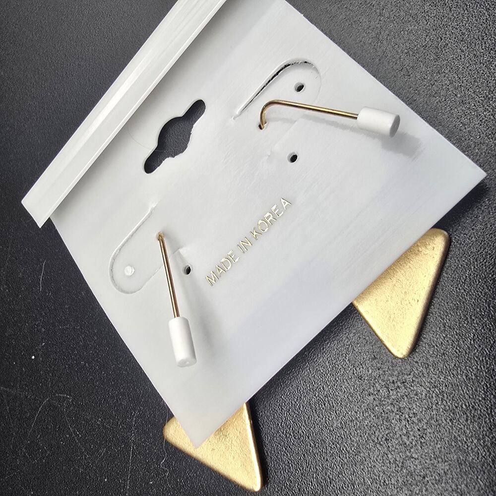Black Gold Tone Triangle Earrings Vintage 1990s NOS On Card - Picture 6 of 8